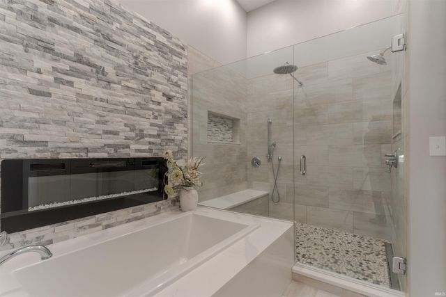 2800 Briarcliff Drive, Newburgh, IN 47630