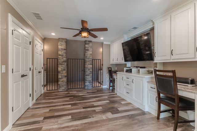 2800 Briarcliff Drive, Newburgh, IN 47630