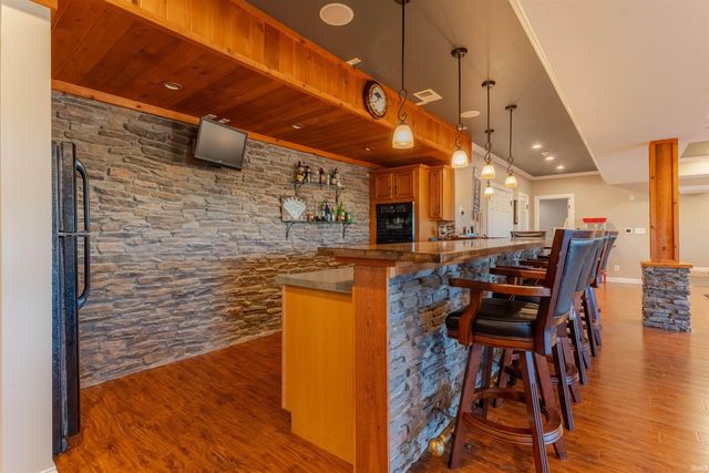 2800 Briarcliff Drive, Newburgh, IN 47630