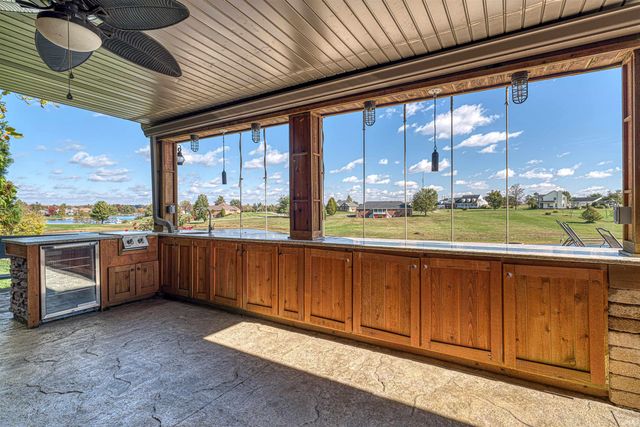 2800 Briarcliff Drive, Newburgh, IN 47630