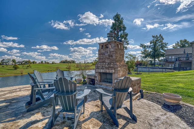 2800 Briarcliff Drive, Newburgh, IN 47630