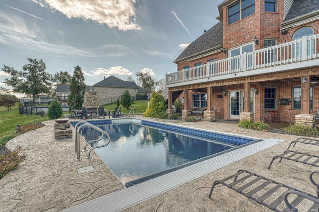 2800 Briarcliff Drive, Newburgh, IN 47630