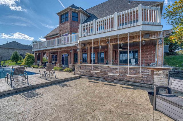 2800 Briarcliff Drive, Newburgh, IN 47630