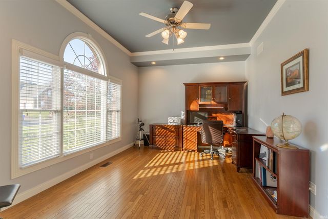 2800 Briarcliff Drive, Newburgh, IN 47630