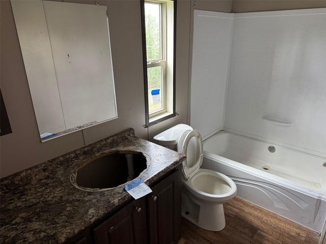 118 W 8th ST, Flatonia, TX 78941