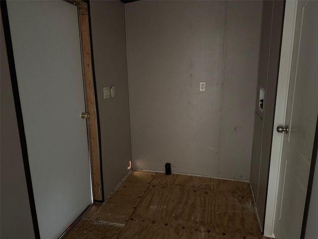 118 W 8th ST, Flatonia, TX 78941