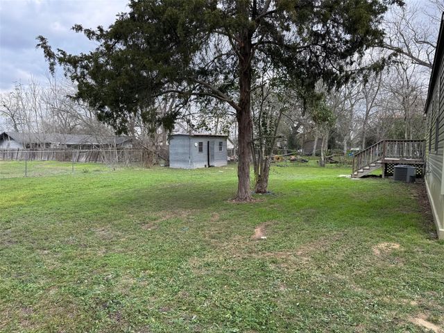 118 W 8th ST, Flatonia, TX 78941