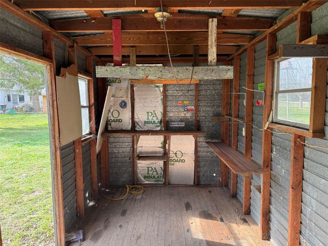 118 W 8th ST, Flatonia, TX 78941