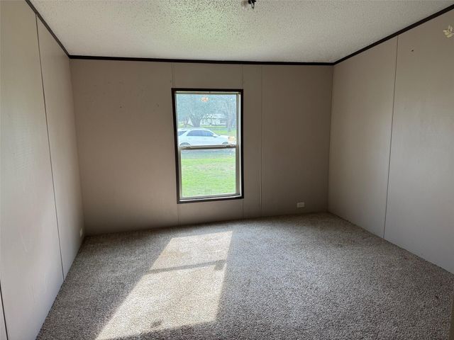 118 W 8th ST, Flatonia, TX 78941