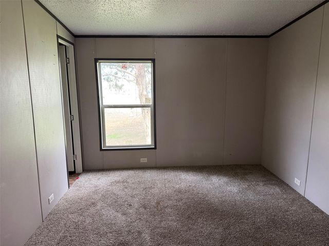 118 W 8th ST, Flatonia, TX 78941