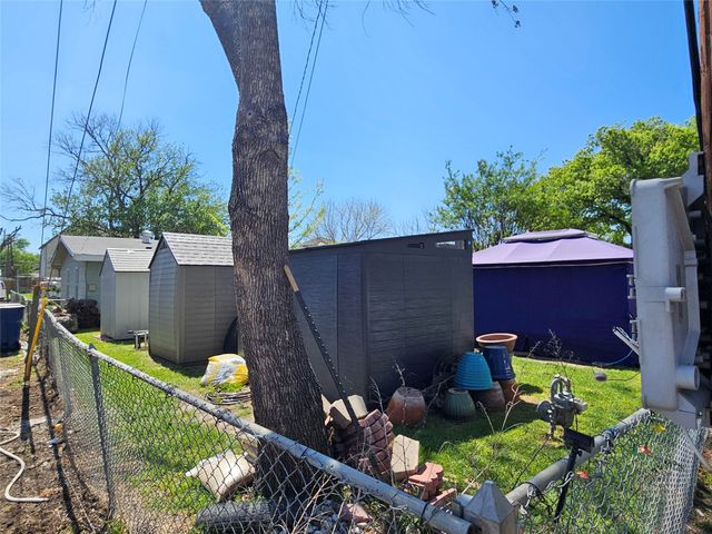 5852 Lyle Street, Westworth Village, TX 76114