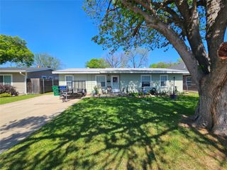 5852 Lyle Street, Westworth Village, TX 76114