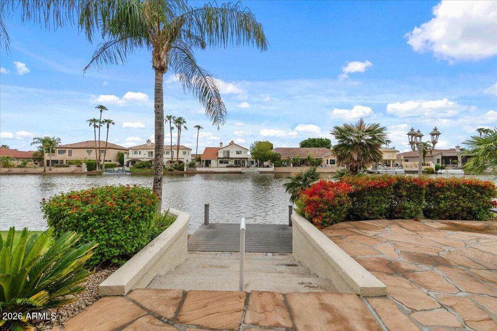 1902 E WILLOW TREE Court, Gilbert, AZ 85234 — exterior