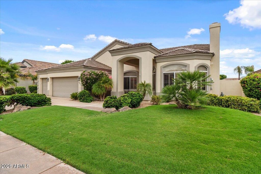 1902 E WILLOW TREE Court, Gilbert, AZ 85234 — photo 4