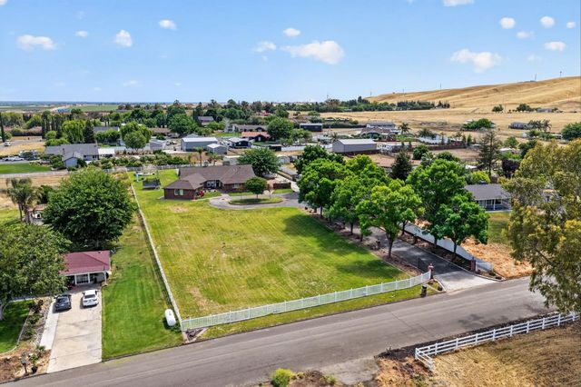 34672 Bernard Rd, Tracy, CA 95377