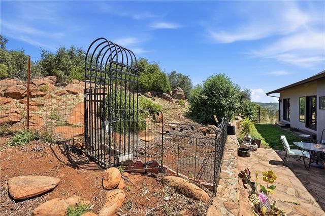 20069 Honey Hill, Hidden Valley Lake, CA 95467