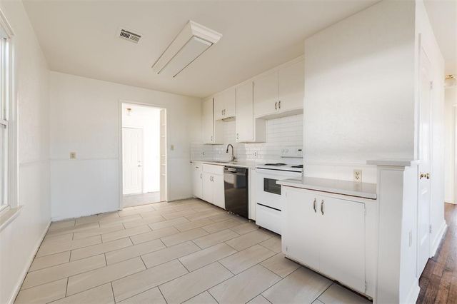 720 S Santa Fe Drive, Edmond, OK 73003