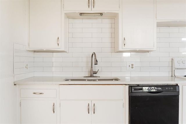 720 S Santa Fe Drive, Edmond, OK 73003