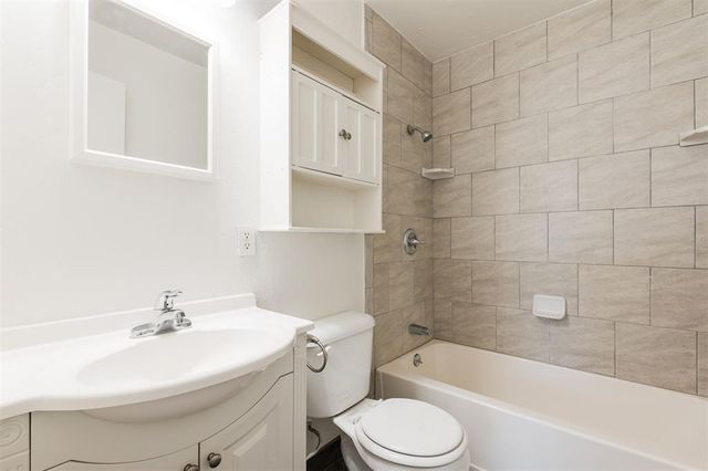 720 S Santa Fe Drive, Edmond, OK 73003