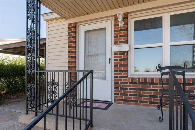 720 S Santa Fe Drive, Edmond, OK 73003