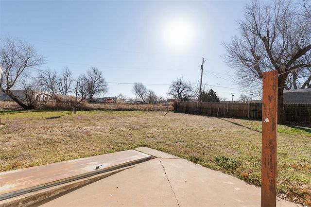 720 S Santa Fe Drive, Edmond, OK 73003