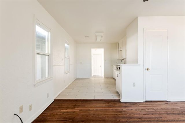 720 S Santa Fe Drive, Edmond, OK 73003