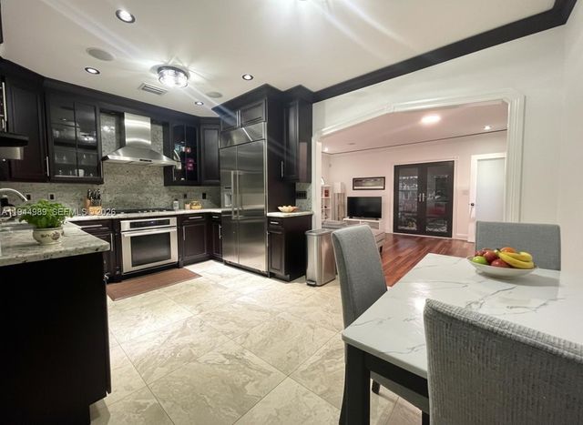 3069 SW 21st St, Miami, FL 33145