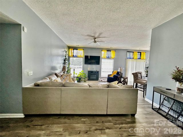 10132 Ashley Farm Drive, Matthews, NC 28105