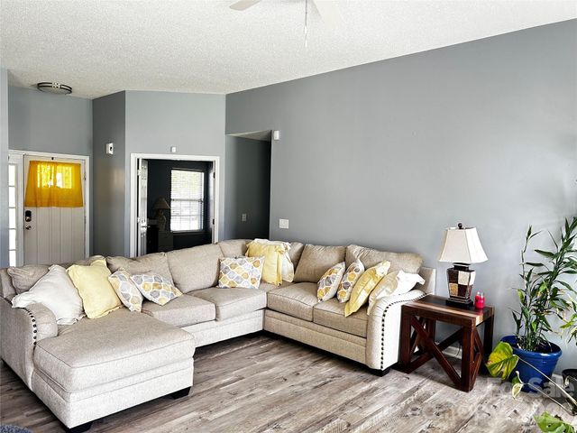 10132 Ashley Farm Drive, Matthews, NC 28105