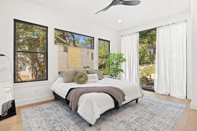 419 Hazeltine DR, Lakeway, TX 78734