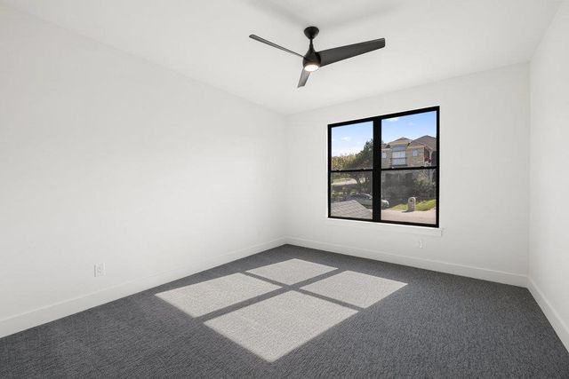 419 Hazeltine DR, Lakeway, TX 78734