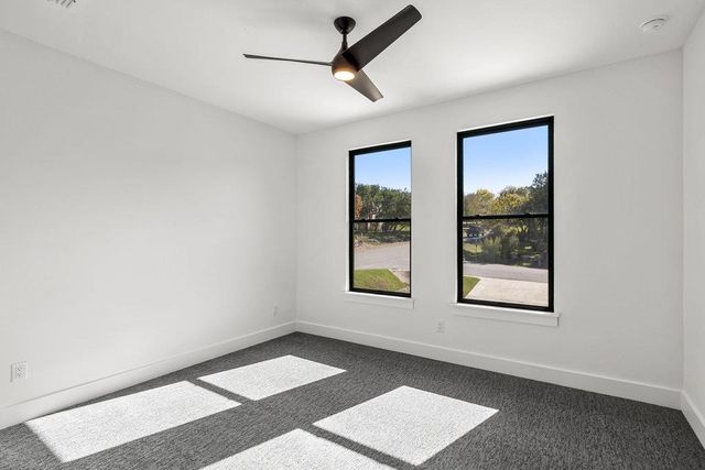 419 Hazeltine DR, Lakeway, TX 78734