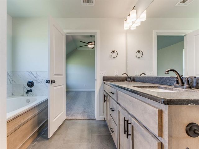 7701 Wilshire Woods Drive, Yukon, OK 73099