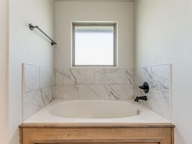 7701 Wilshire Woods Drive, Yukon, OK 73099