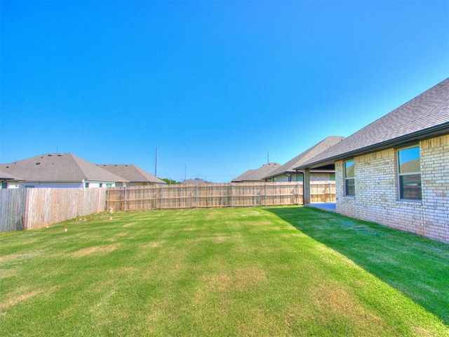 7701 Wilshire Woods Drive, Yukon, OK 73099