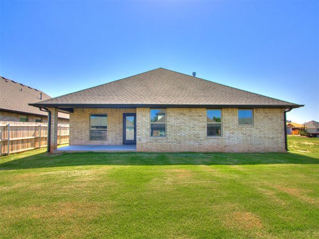 7701 Wilshire Woods Drive, Yukon, OK 73099
