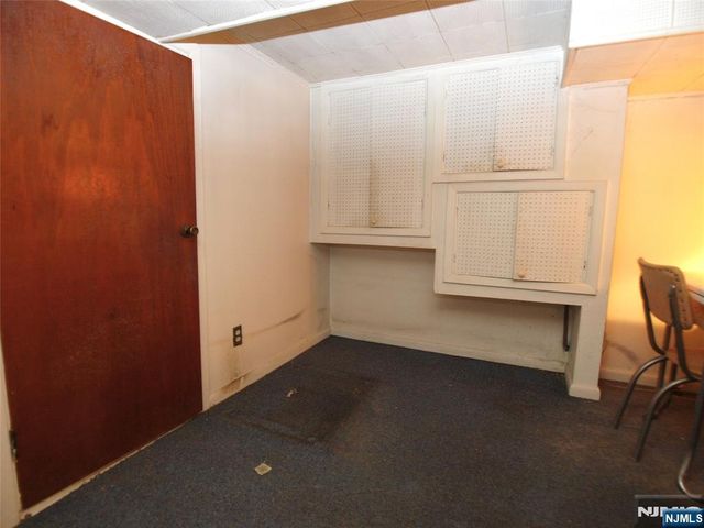 48 Caroline Avenue, Pequannock Township, NJ 07444