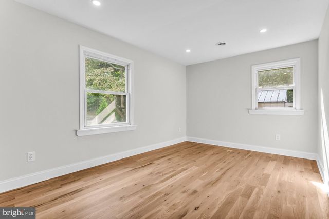 20 HAINES ST E, Lanoka Harbor, NJ 08734