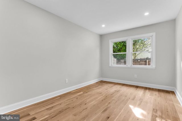20 HAINES ST E, Lanoka Harbor, NJ 08734