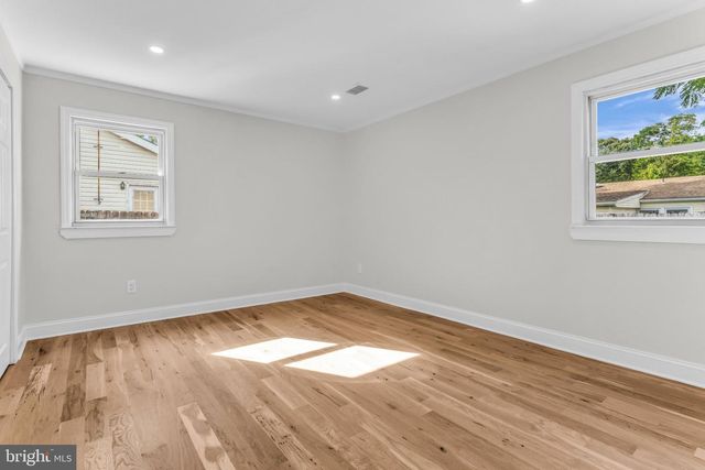 20 HAINES ST E, Lanoka Harbor, NJ 08734