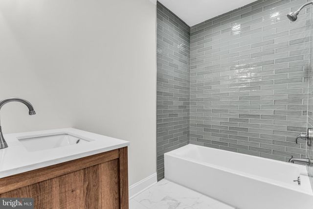 20 HAINES ST E, Lanoka Harbor, NJ 08734