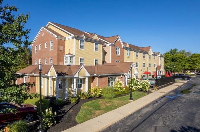 20 International Place 107, Tewksbury, MA 01876