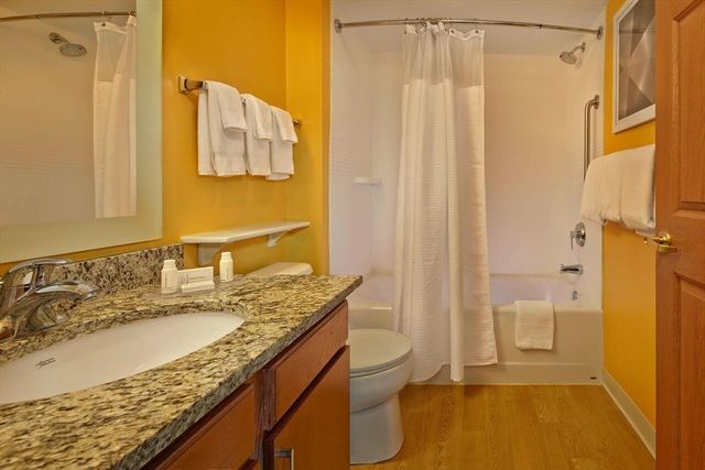 20 International Place 107, Tewksbury, MA 01876