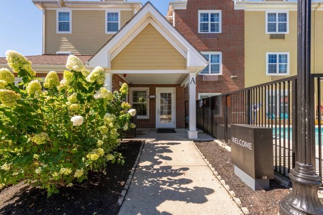 20 International Place 107, Tewksbury, MA 01876