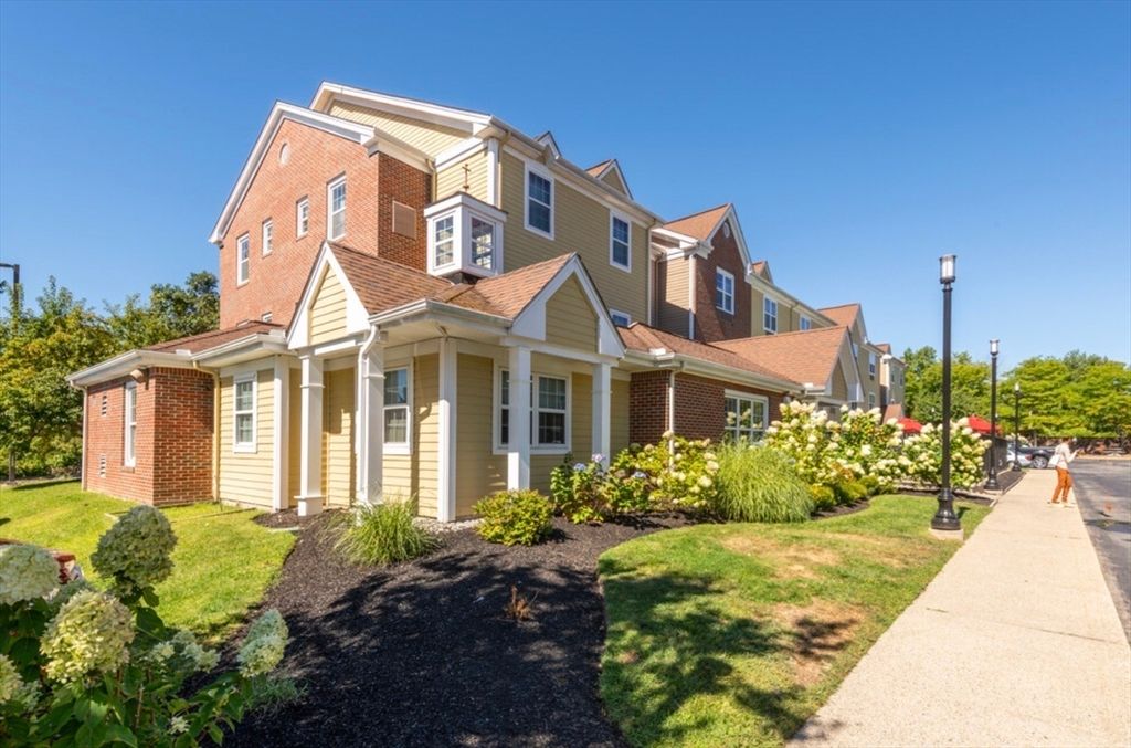 20 International Place 107, Tewksbury, MA 01876