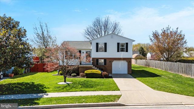 1198 N CARROLL ST, Hampstead, MD 21074