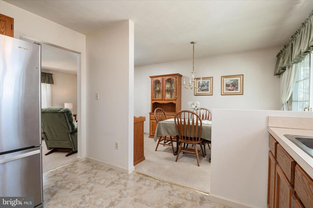 Image 15 of property listing at 1198 N CARROLL ST, Hampstead, MD 21074