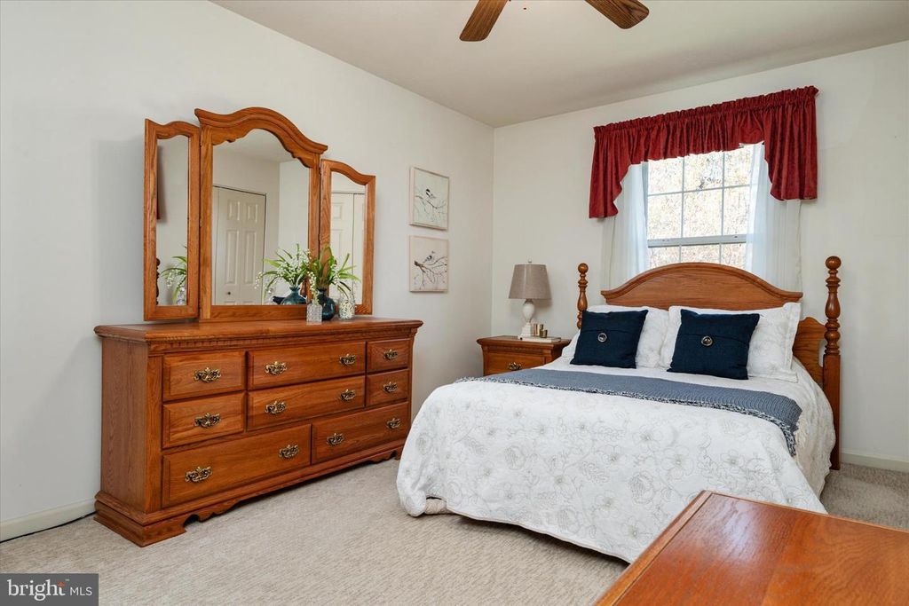 Image 16 of property listing at 1198 N CARROLL ST, Hampstead, MD 21074