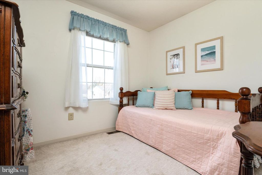 Image 22 of property listing at 1198 N CARROLL ST, Hampstead, MD 21074