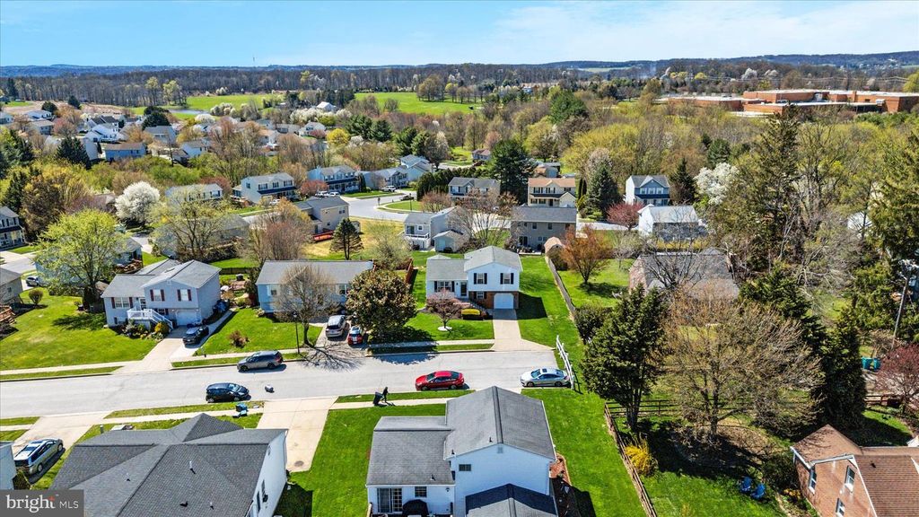 Image 36 of property listing at 1198 N CARROLL ST, Hampstead, MD 21074